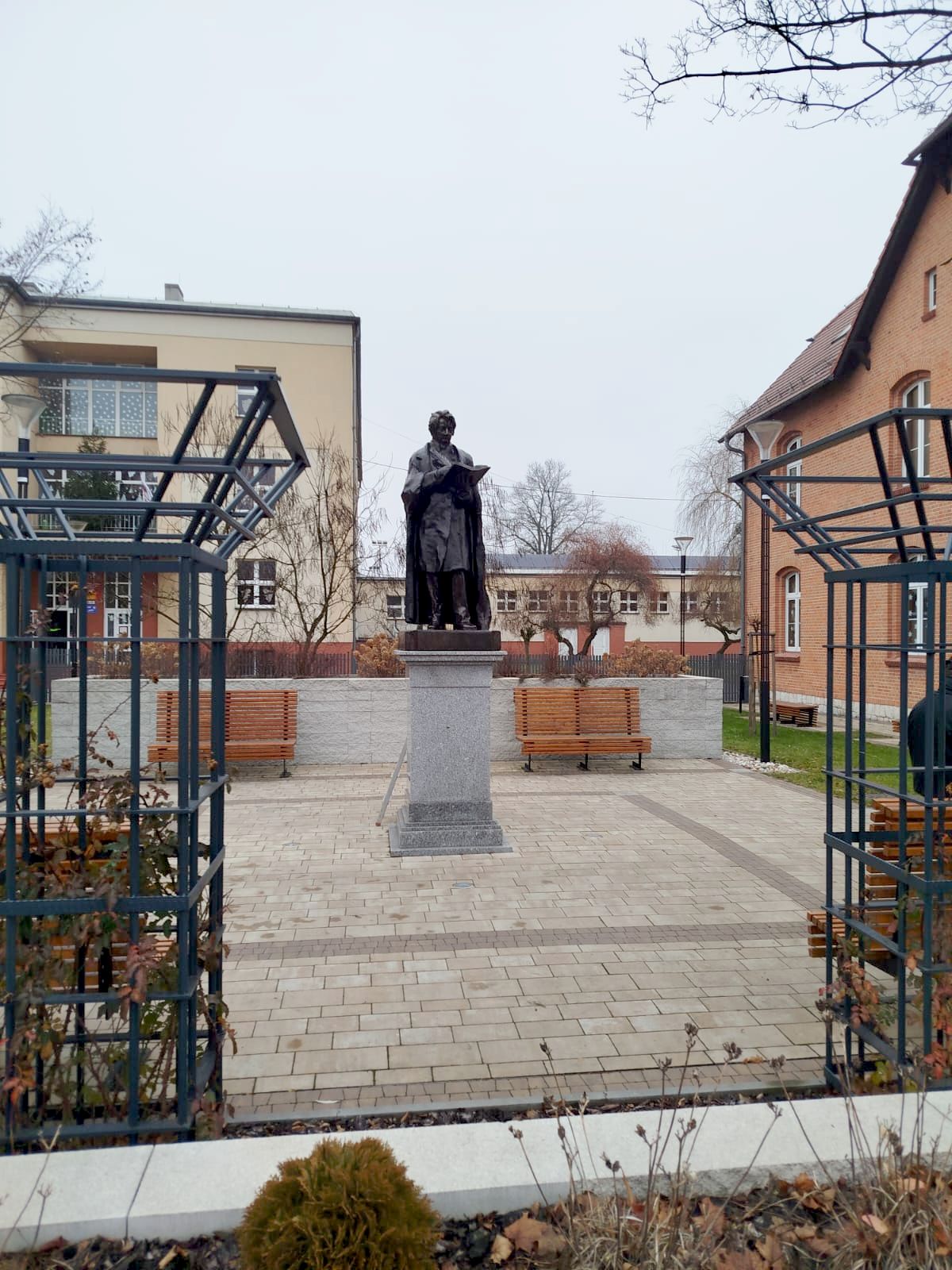 pomnik_adama_mickiewicza_montaz (1).jpg