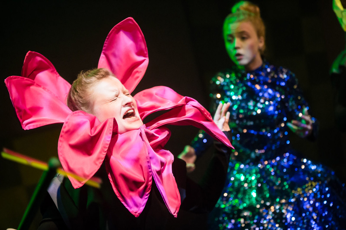 Alicja po drugiej stronie lustra, Teatr PAPAHEMA, fot. Katarzyna Chmura (3).jpg