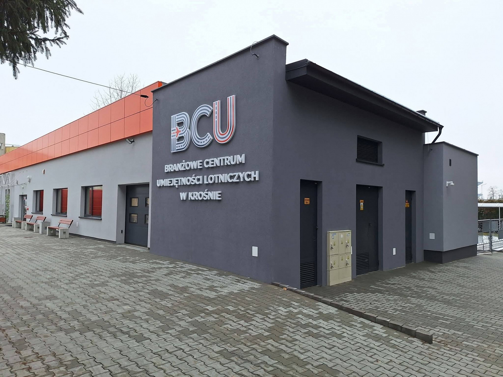 BCU budynek fot. terazkrosno.pl.jpg