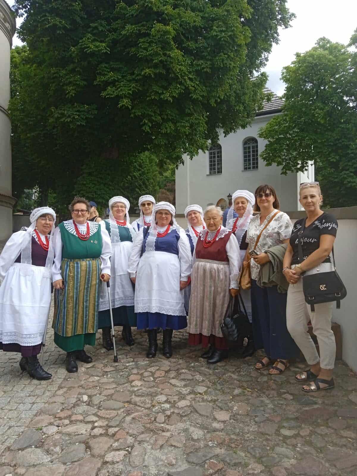 po występie w kościele.jpg