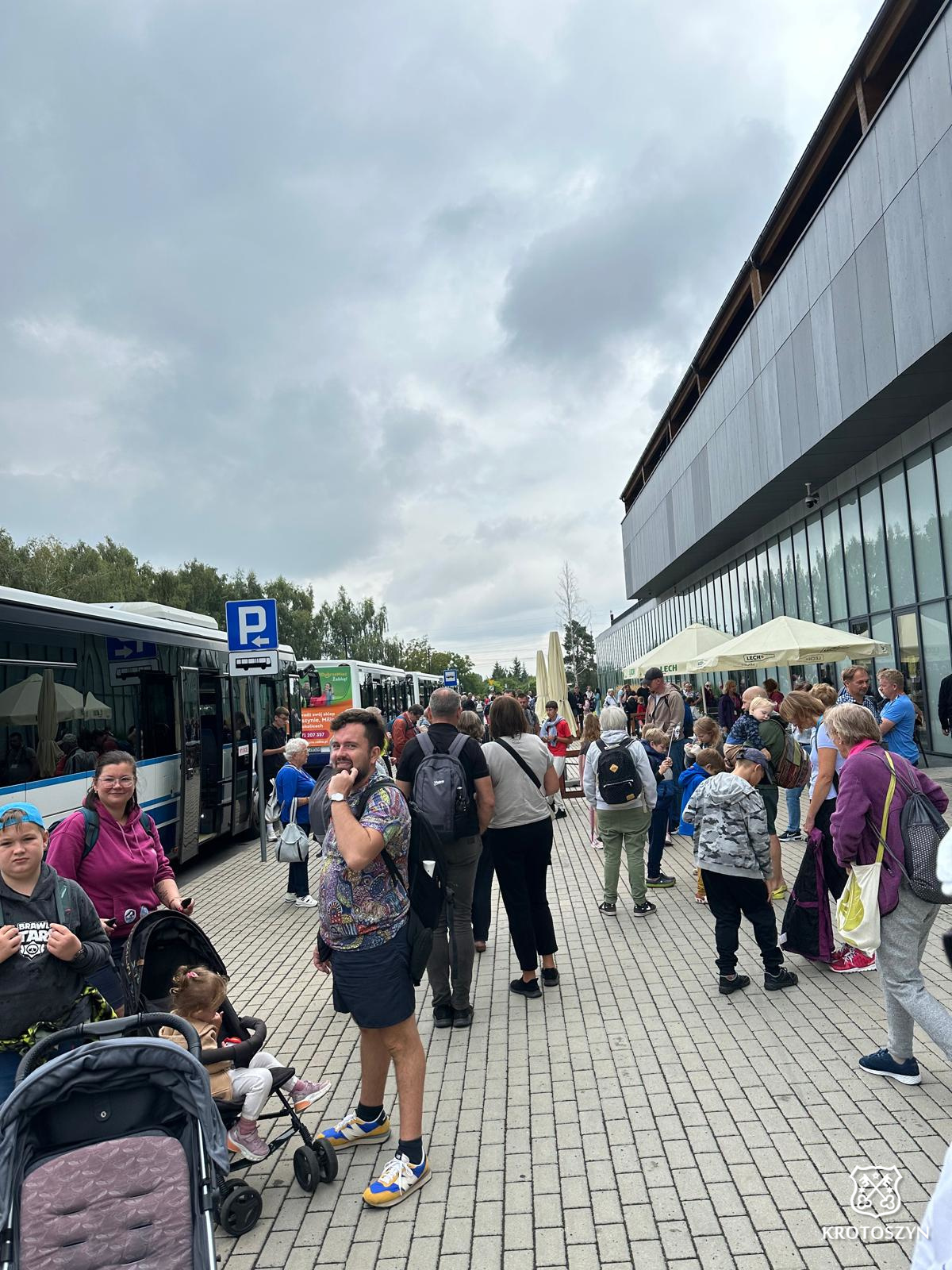 pociąg turystyczny (1).jpg