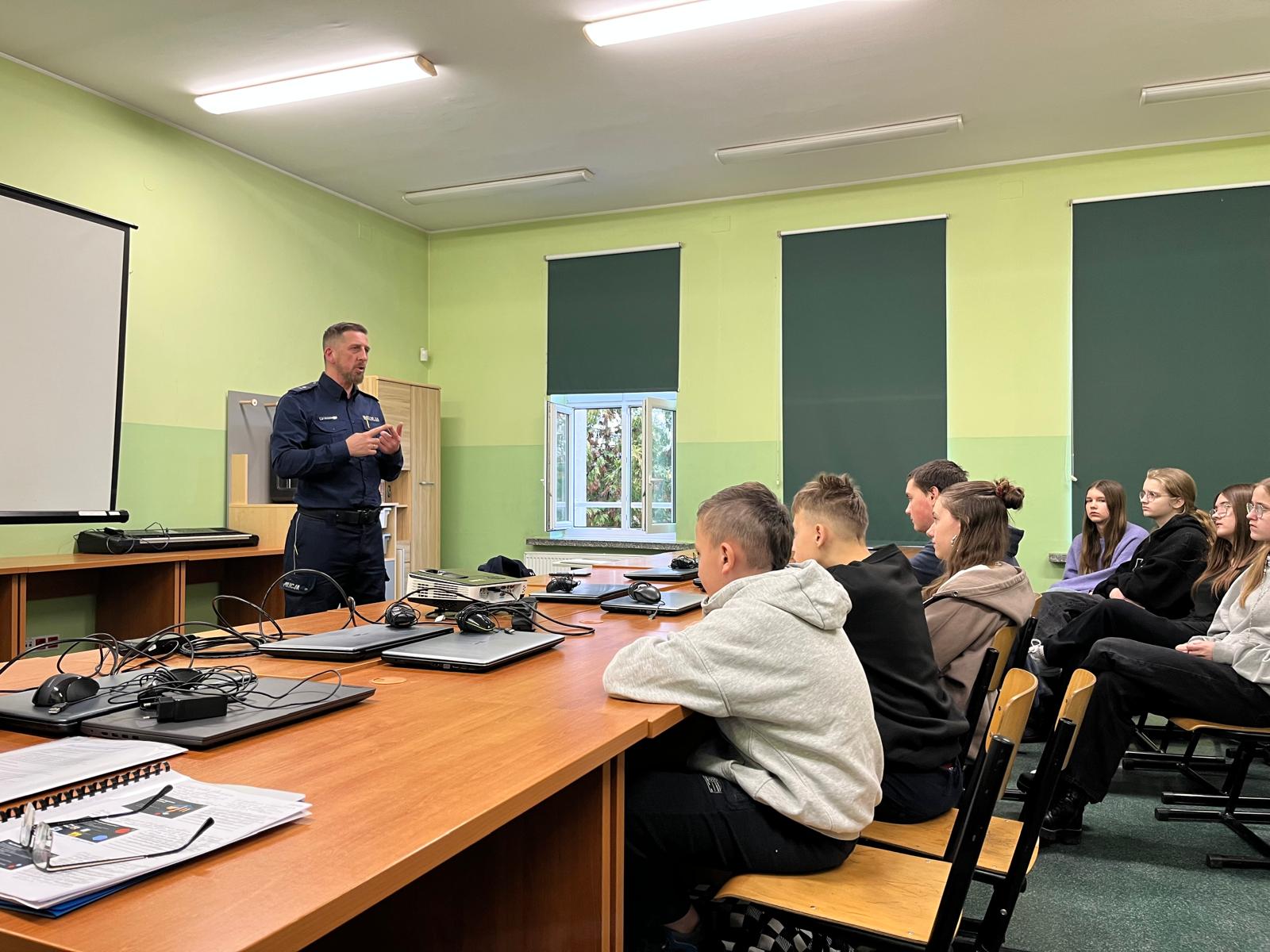 Orpiszew lekcja z Ochrony ludności (8).jpg