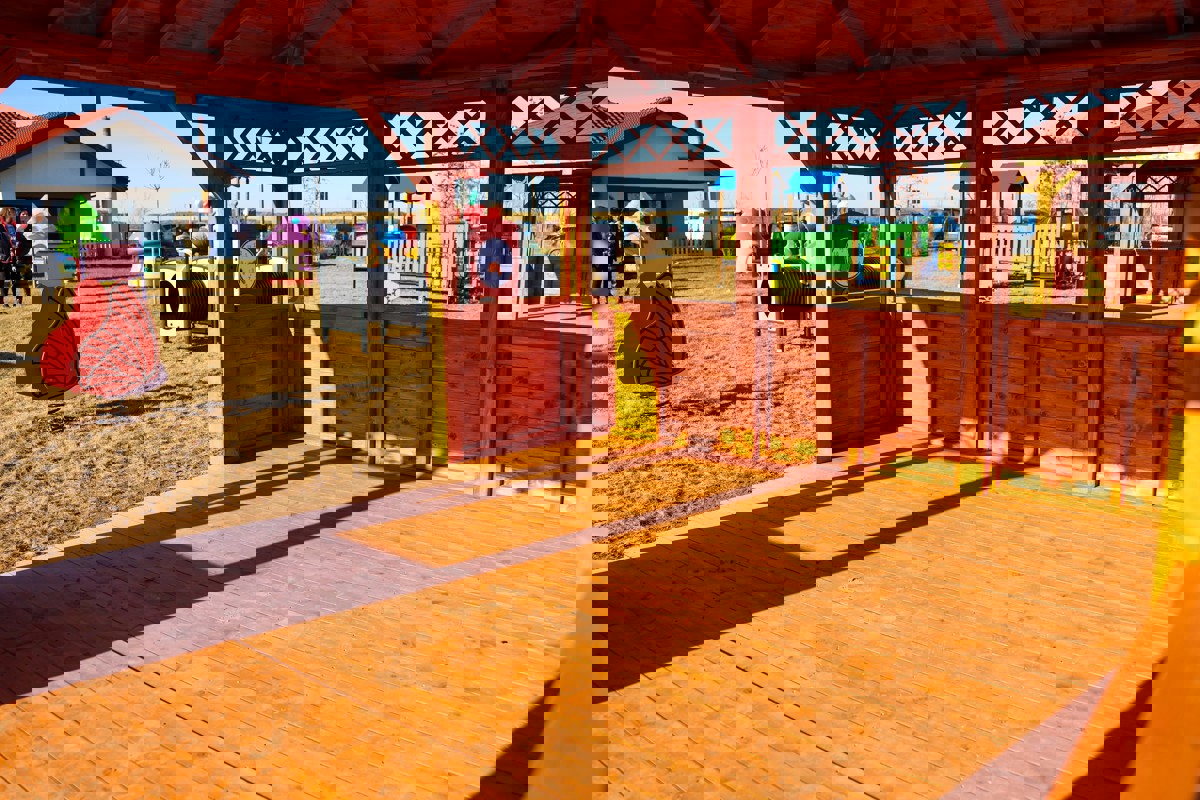 Place zabaw przy miejskich żłobkach przeszły prawdziwą metamorfozę.jpeg