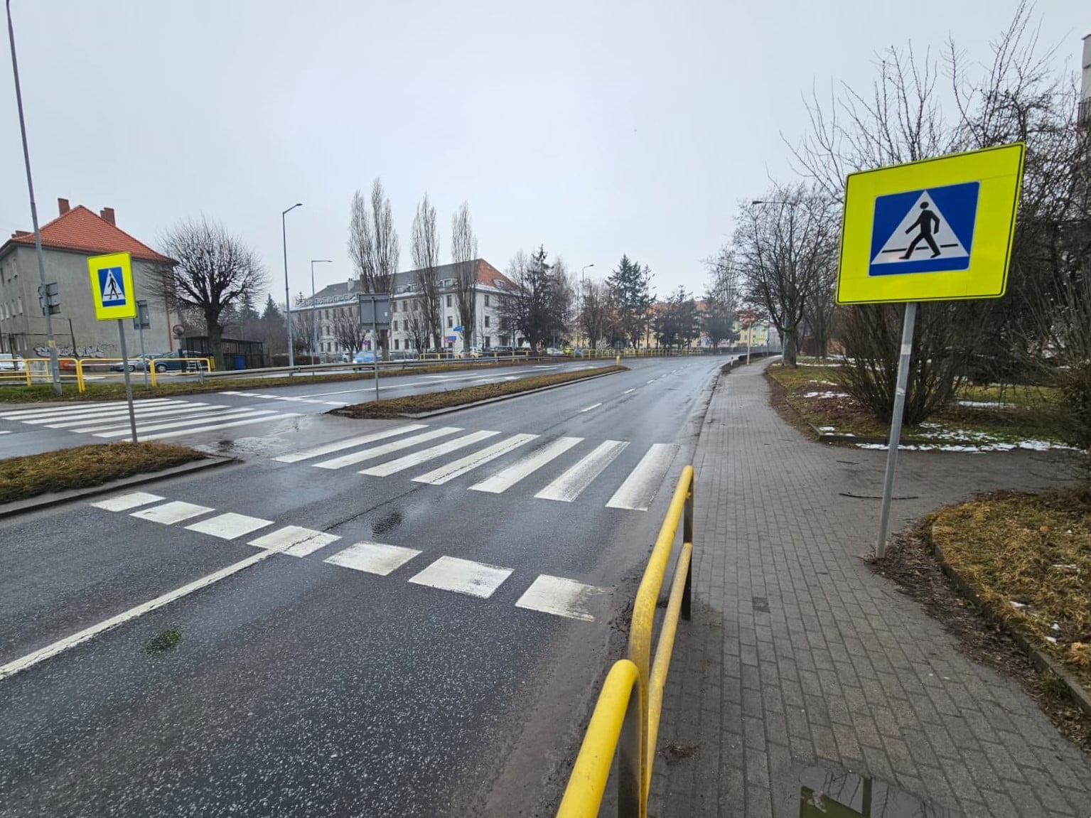 Poprawa bezpieczeństwa pieszych na drodze krajowej nr 35.jpeg