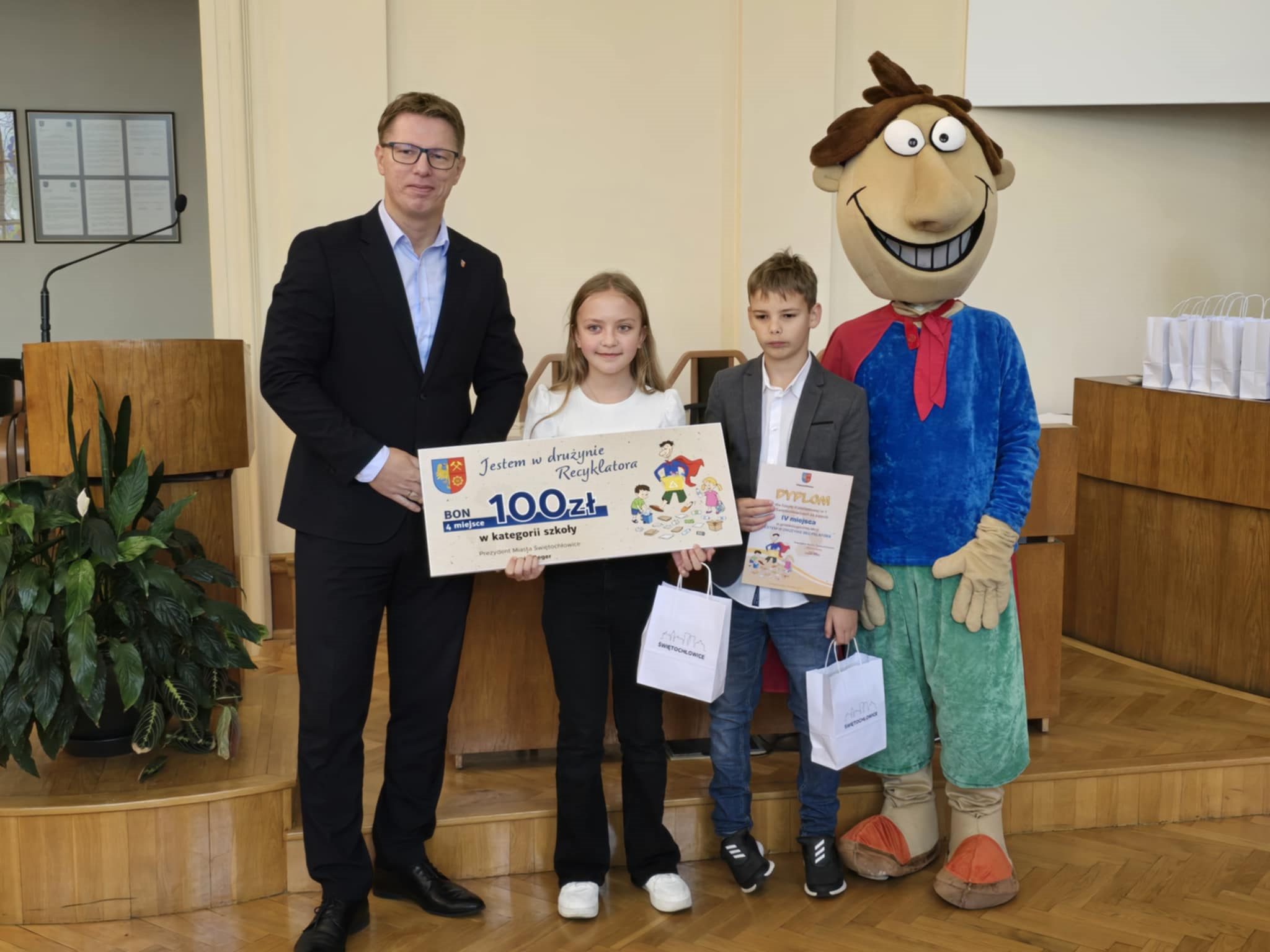 Oni są w drużynie Recyklatora.jpg