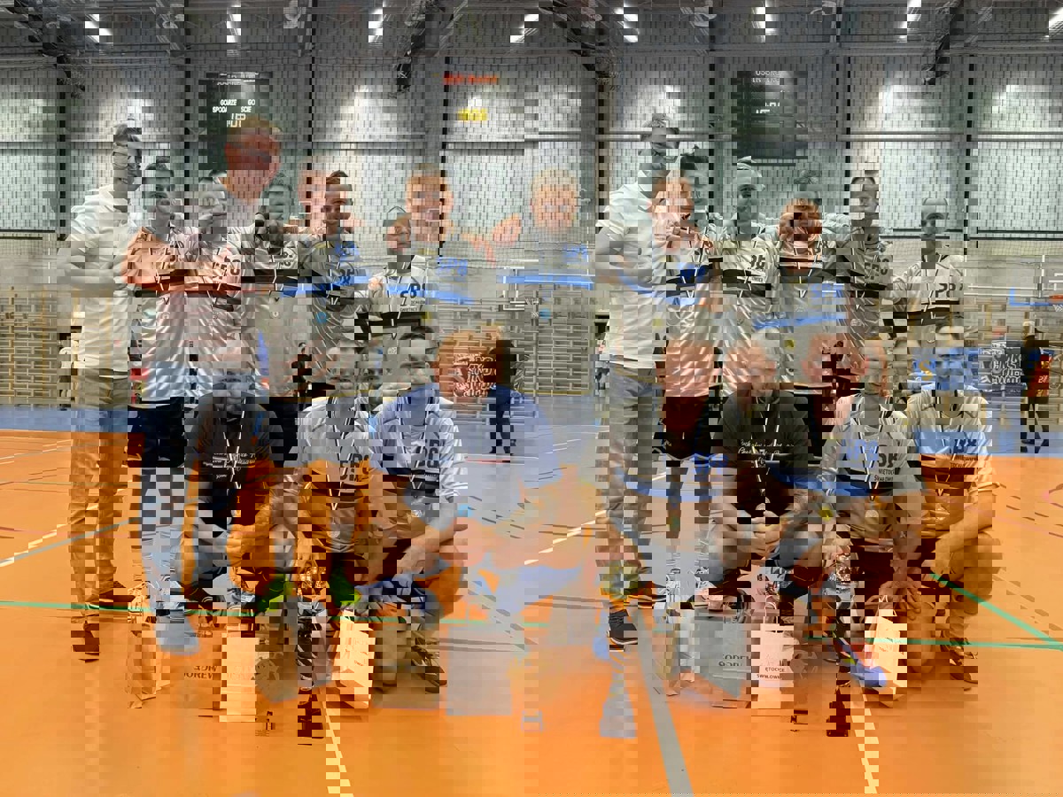 Urząd Miejski wygrywa Halowy Turniej.jpg