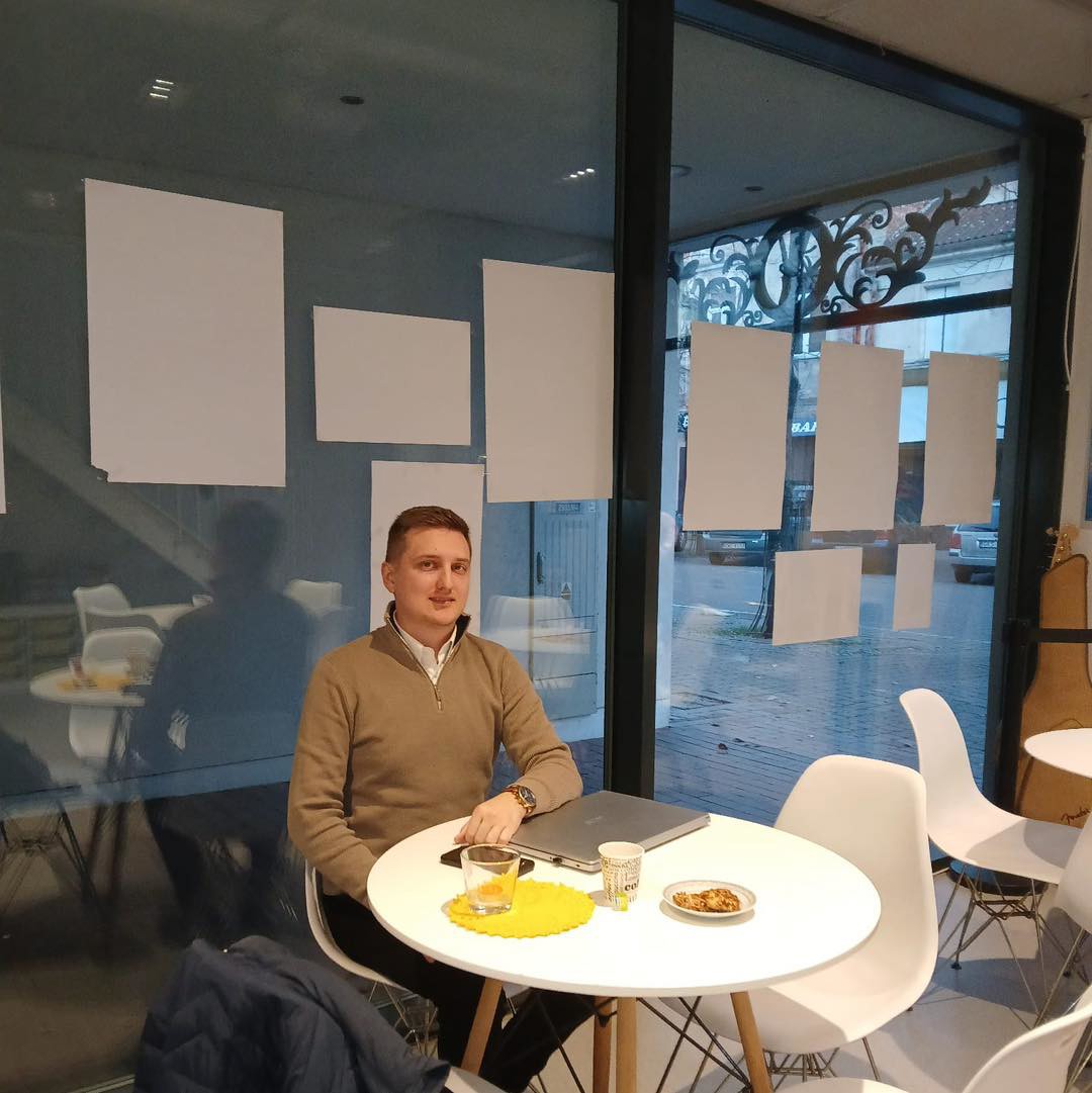 ostatnie spotkanie z prawnikiem w śródmieście cafe.jpg