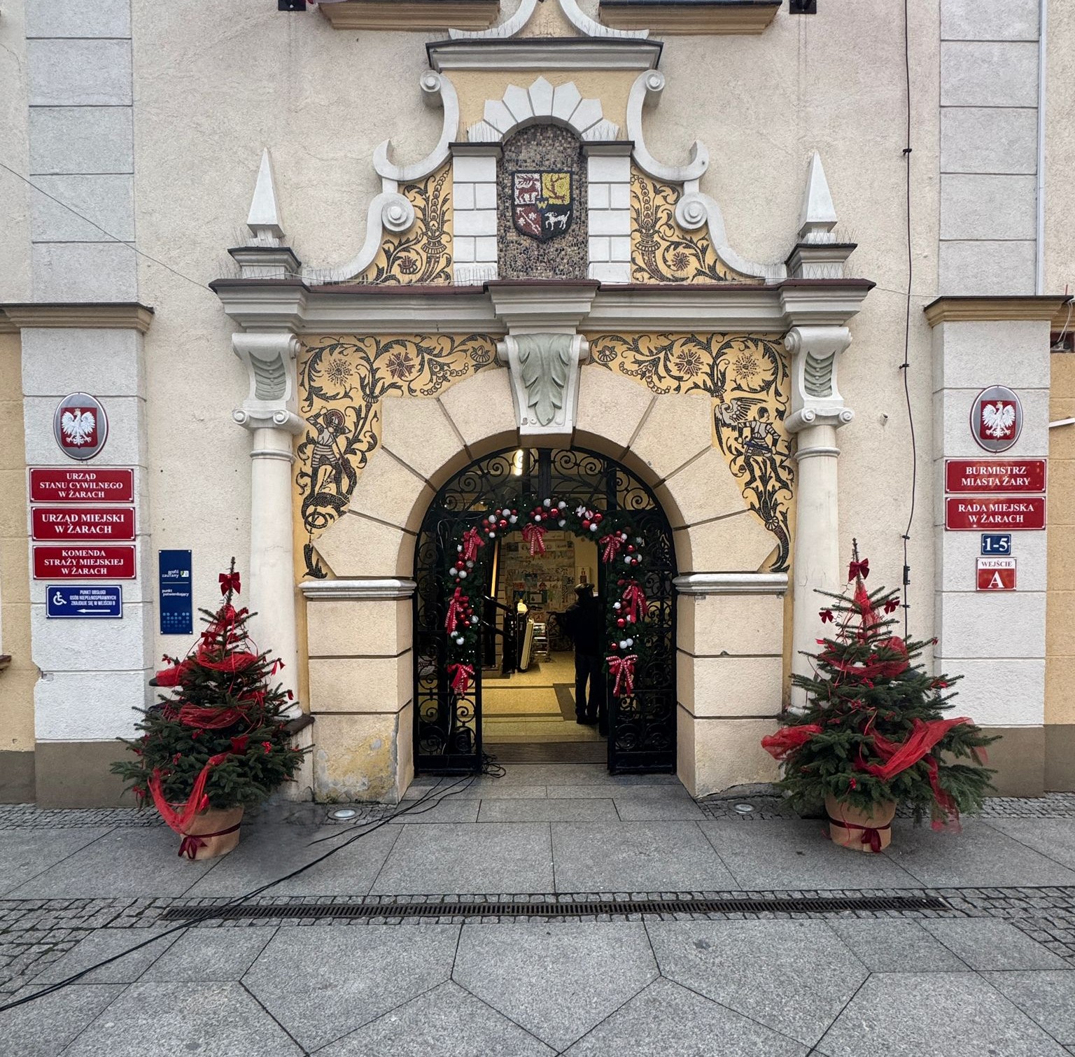 wejście ratusz.jpg