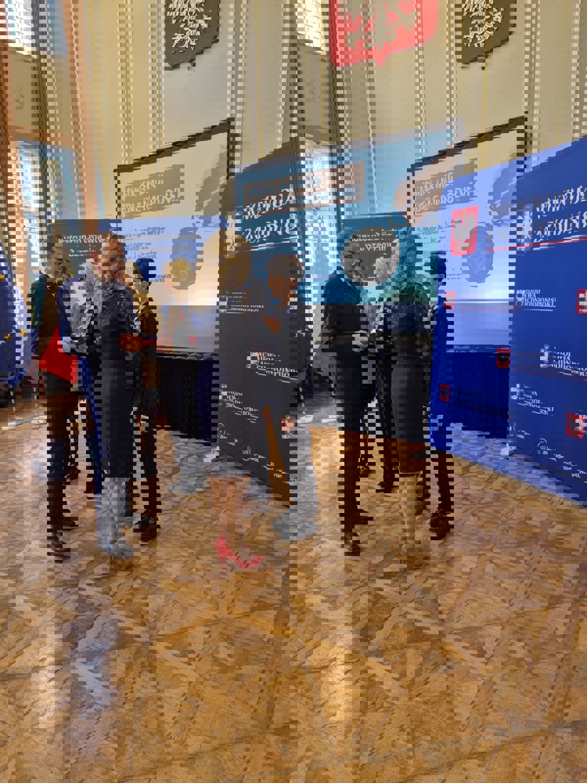 MEDAL KEN DLA K. SAMULEWSKIEJ.jpeg