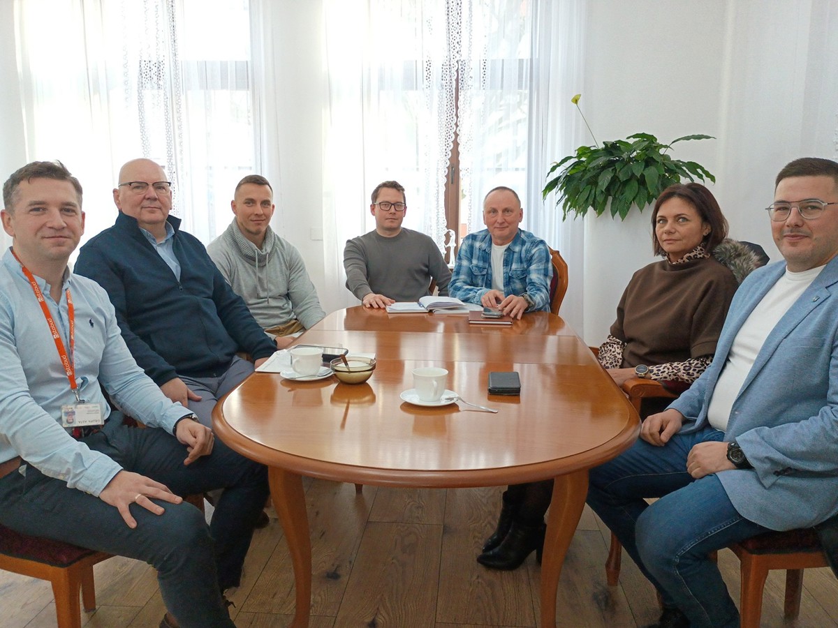 Pzreakzanie placu - deptak.jpg